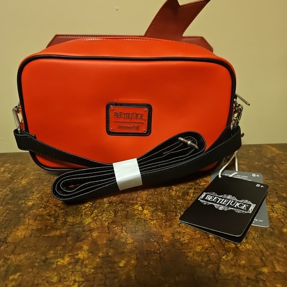 Loungefly Universal Beetlejuice Graveyard Sign Crossbody Bag NWT - Picture 3 of 6